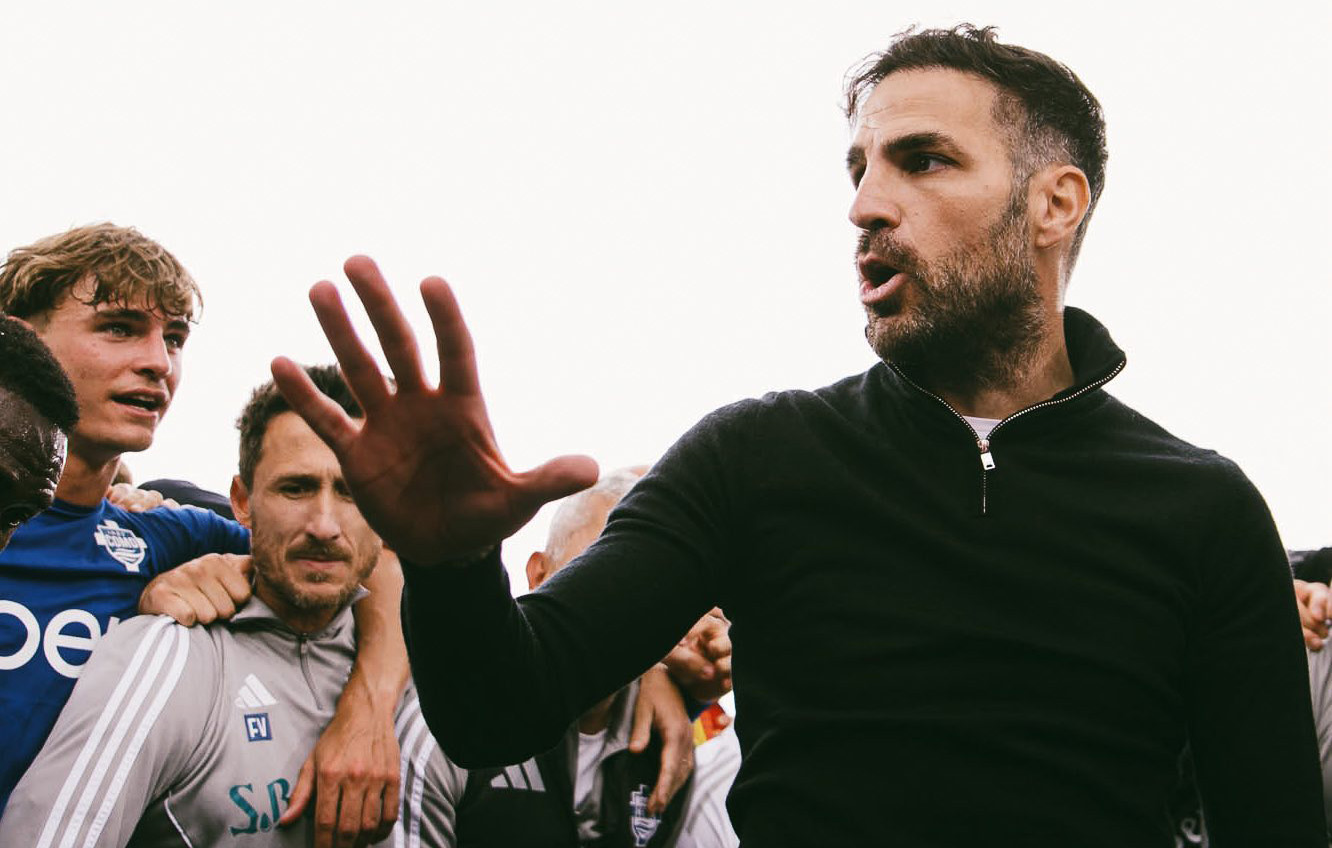«Deciderò il mio futuro a fine stagione»: Fàbregas si racconta tra Wenger, il Como e le sirene della Serie A